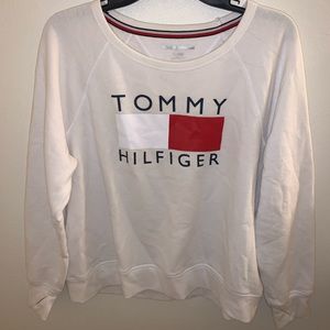 TOMMY HILFIGER sweatshirt ❤️